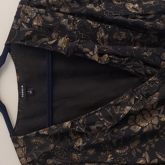 TORRID Chiffon Layered Tie Front Surplice Tunic in Black And Gold - Picture 5 of 15